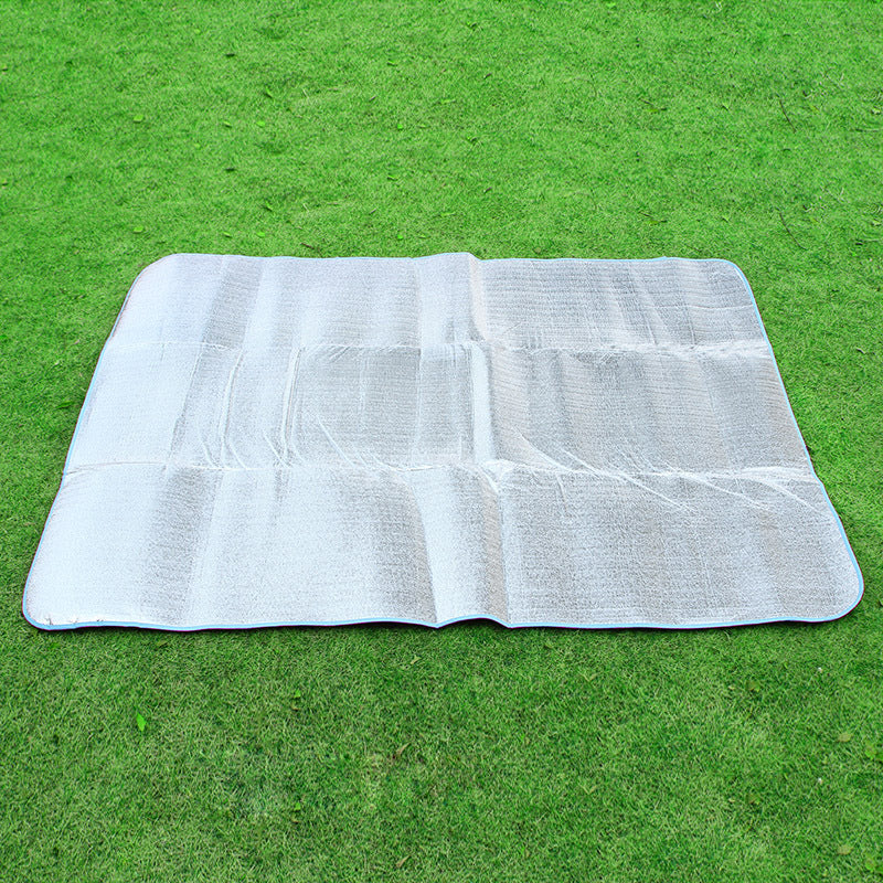Outdoor Moisture-Proof Mat – Single-Sided Aluminium Foil Camping & Picnic Blanket (1.5 × 2m)