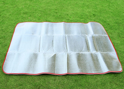 Outdoor Moisture-Proof Mat – Single-Sided Aluminium Foil Camping & Picnic Blanket (1.5 × 2m)