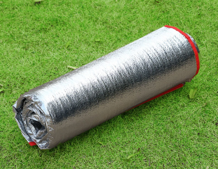 Outdoor Moisture-Proof Mat – Single-Sided Aluminium Foil Camping & Picnic Blanket (1.5 × 2m)