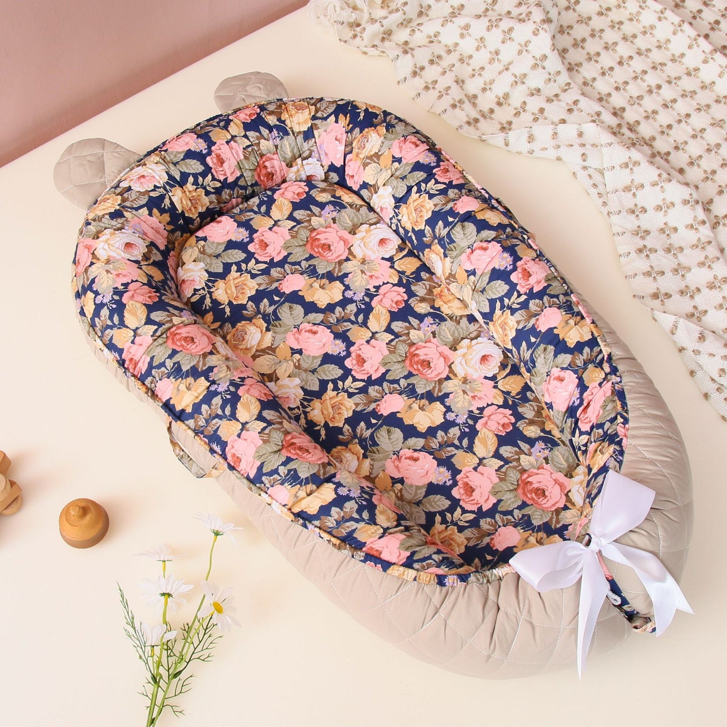 Fashionable Portable Removable And Washable Baby Bed Can Be Folded Out