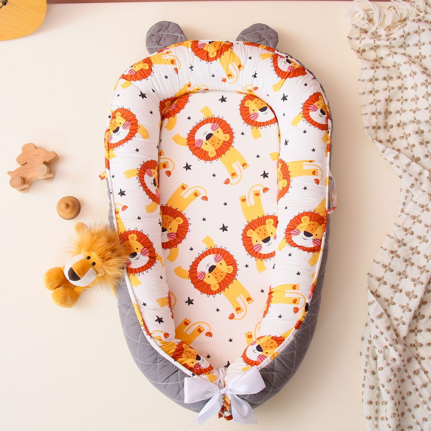 Fashionable Portable Removable And Washable Baby Bed Can Be Folded Out