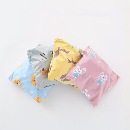 All-In-One Sleeveless Feeding Bib with Tray – Mess-Free Mealtime Magic